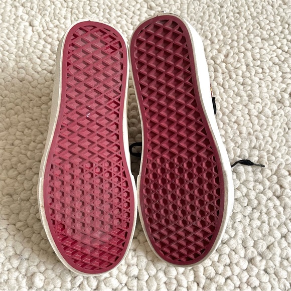 SOLD: Vans x Harry Potter SK8-Hi Gryffendor Sneakers, Men’s US 6.5 - Picture 10 of 11